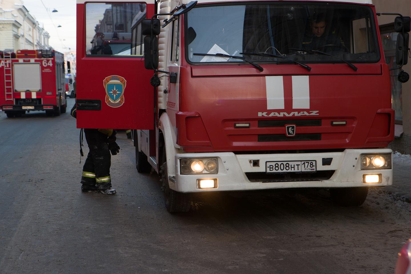 В центре Петербурга загорелся Доходный дом Д. А. Дурдина